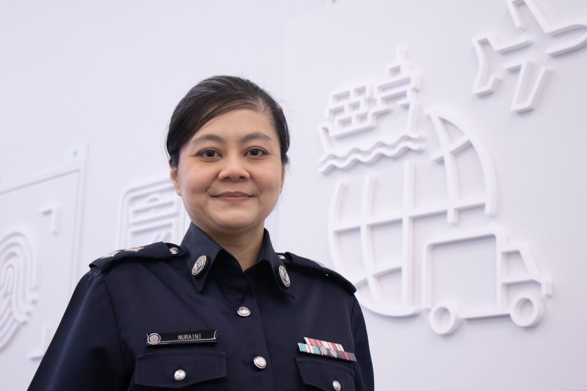 INSP Nuraini smiling
